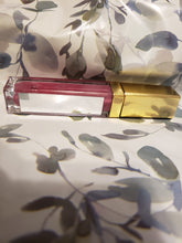 Load image into Gallery viewer, Adia see your Beauty Luxury Hibiscus pink Lip Gloss